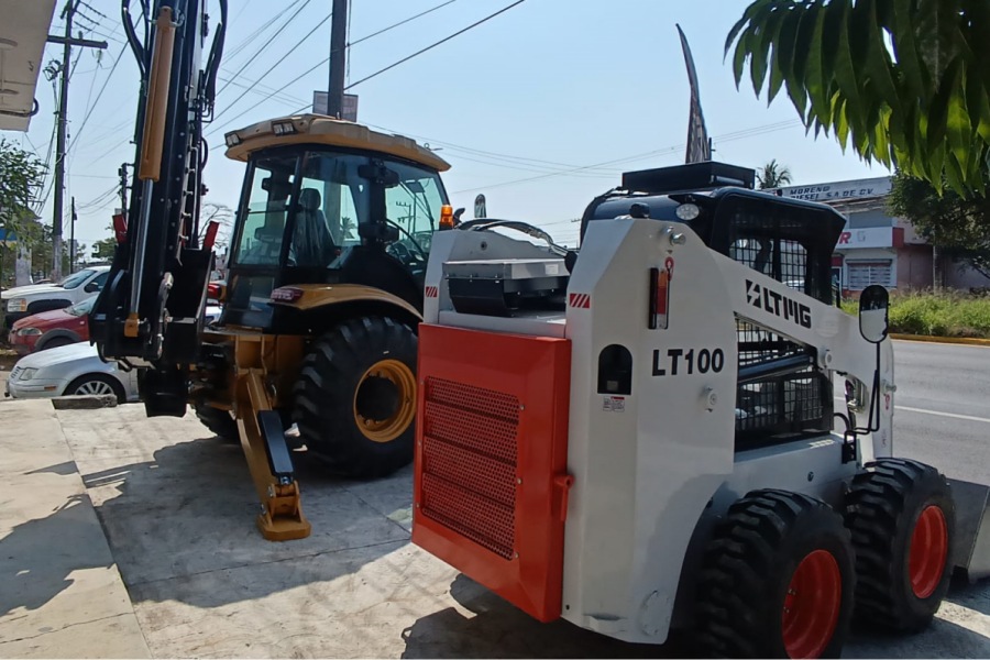 LT100 skid steer loader for sale customer photo
