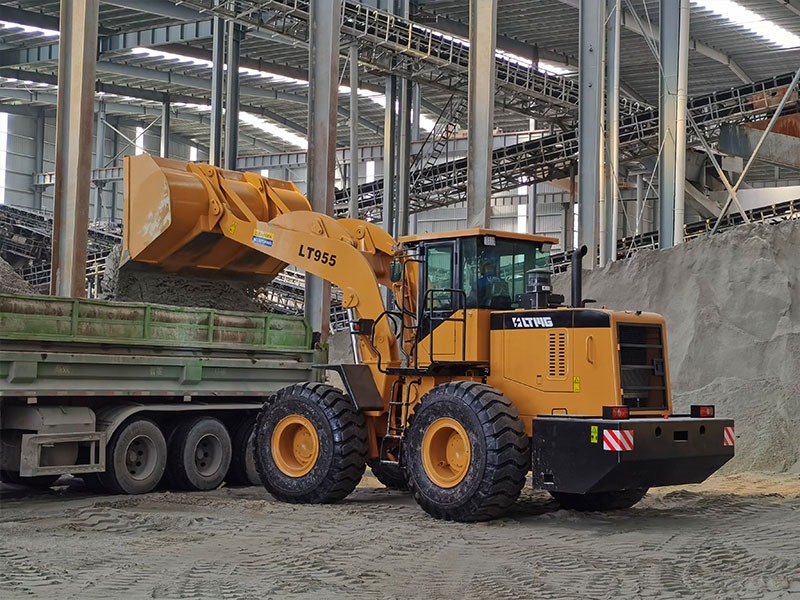 wheel loader