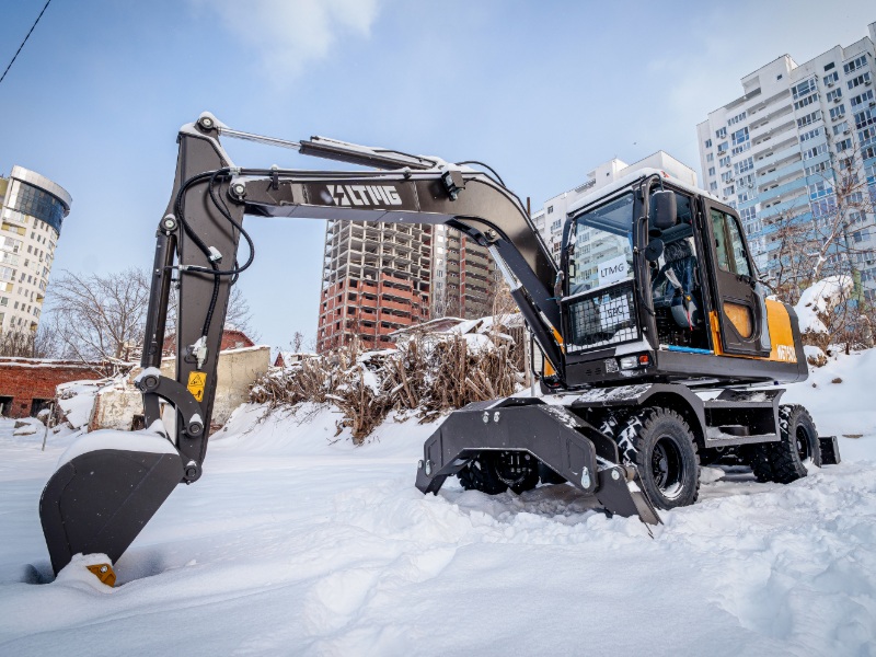 wheeled excavator